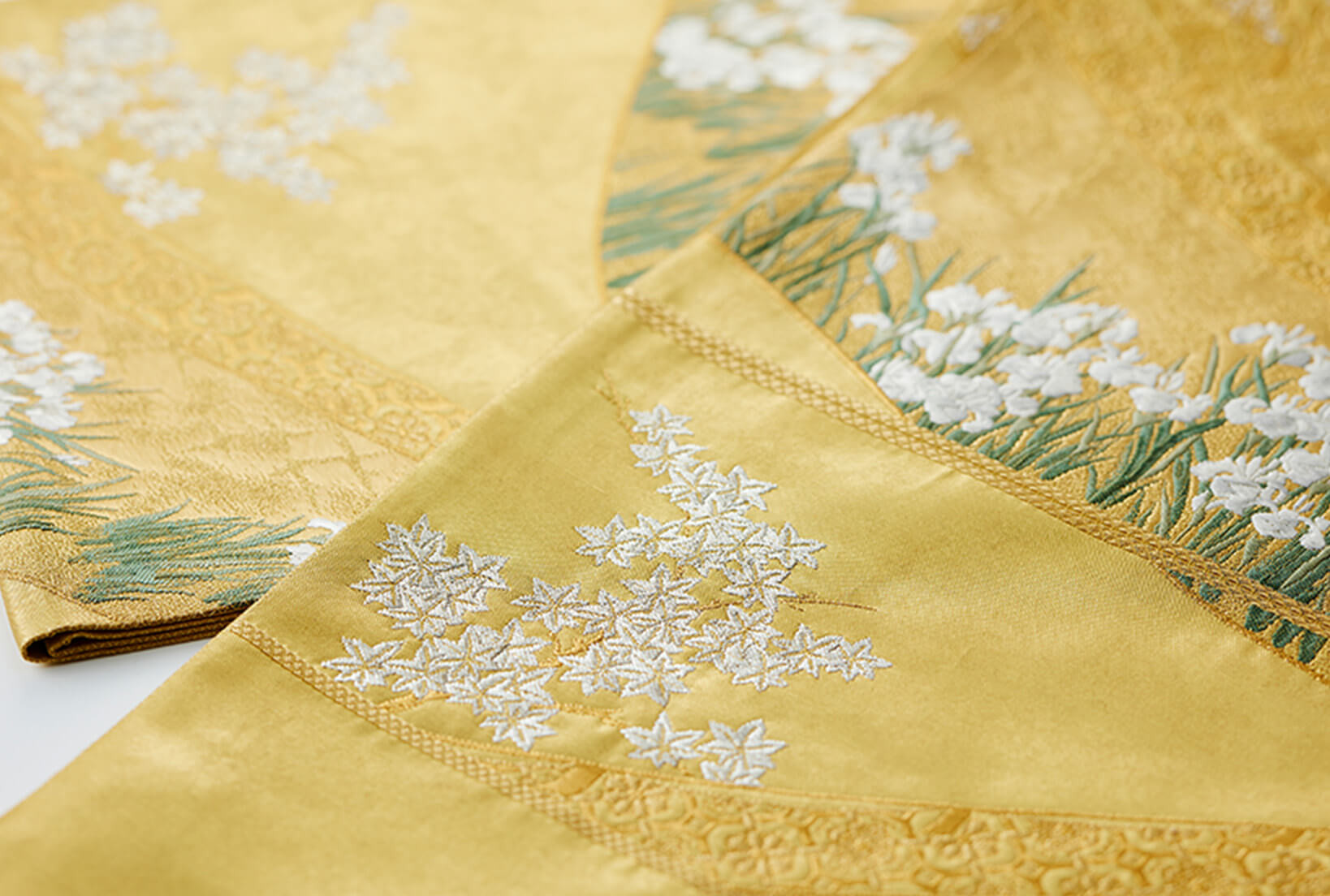 純金箔と工芸技術をあわせた布製品